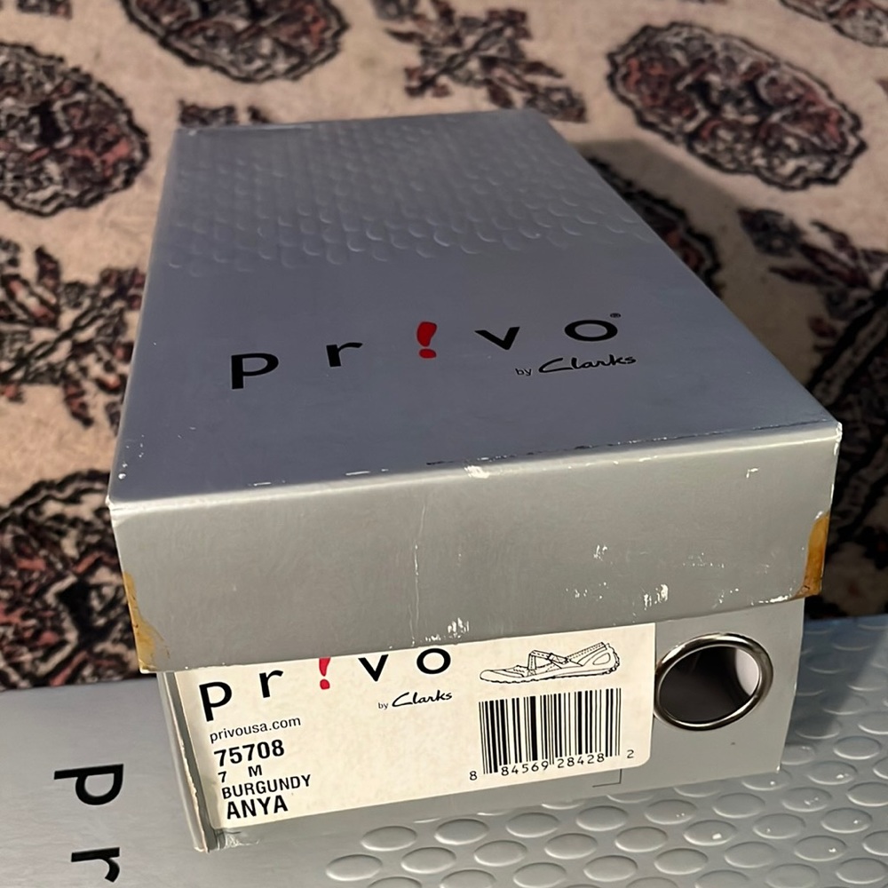 Size seven maroon Privo by Clark’s ladies shoes - Picture 2 of 7